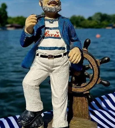 Апартаменти Hausboat 